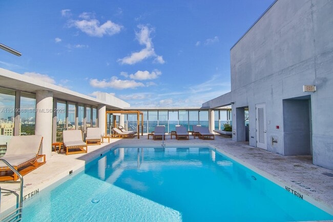 Building Photo - 2669 S Bayshore Dr