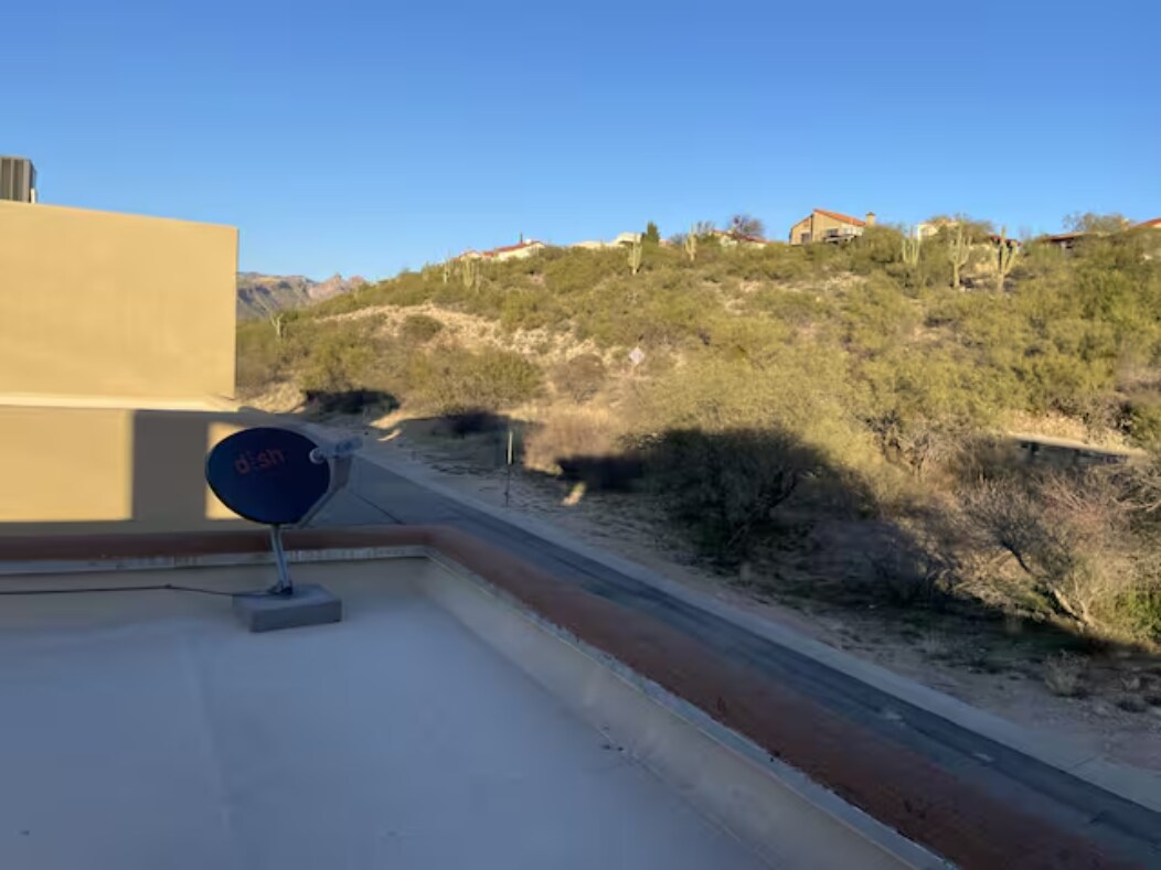 Building Photo - 4261 N Red Sun Pl