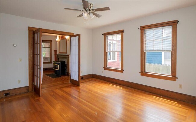 Building Photo - 446 Broadway