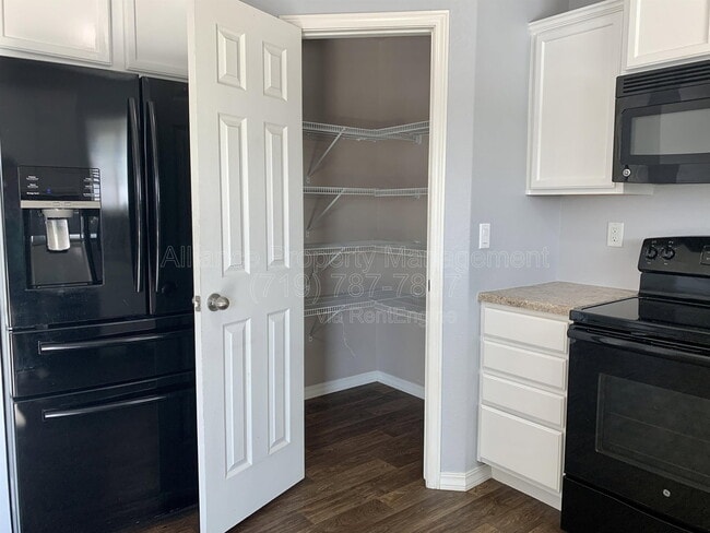 Building Photo - 3875 Reindeer Cir