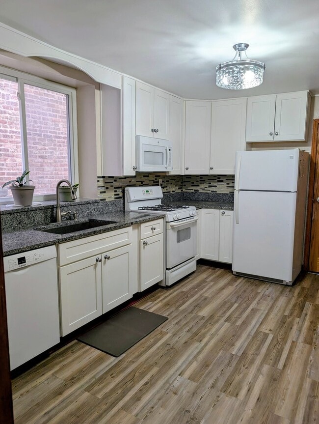 Building Photo - 1628 Euclid Ave