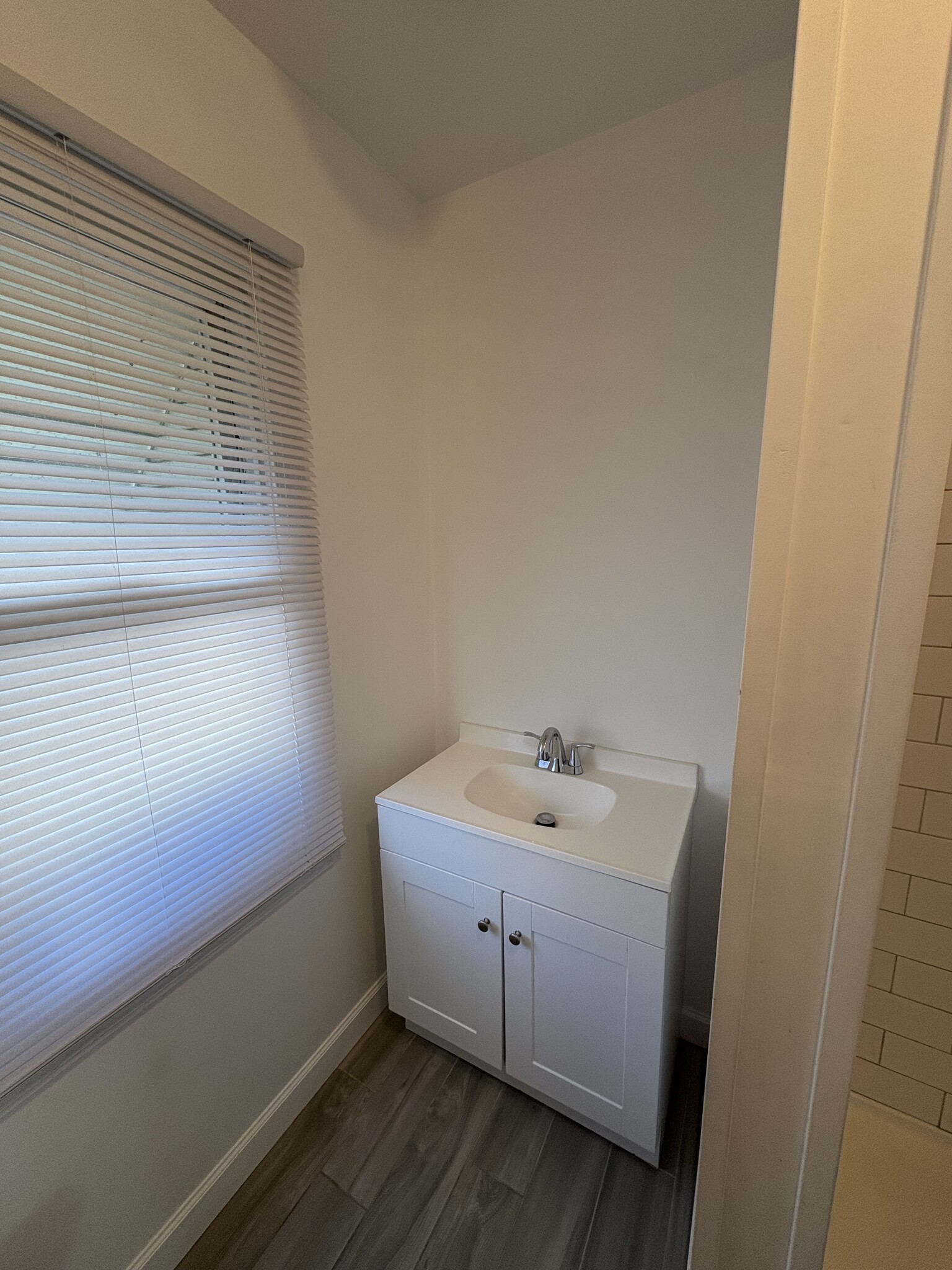 *Mirror and fixtures added after picture was taken* - 1346 W North St