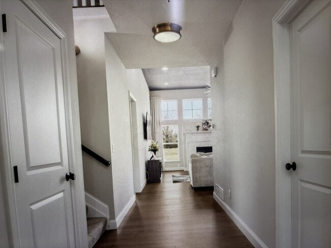 Building Photo - 6342 Avondale Woods Blvd