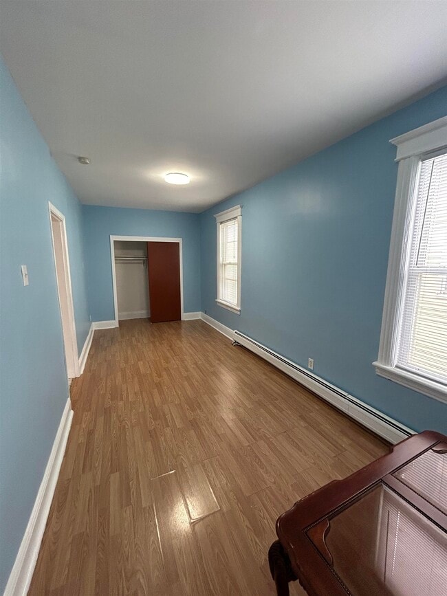 Building Photo - 364 WOODLAWN Ave