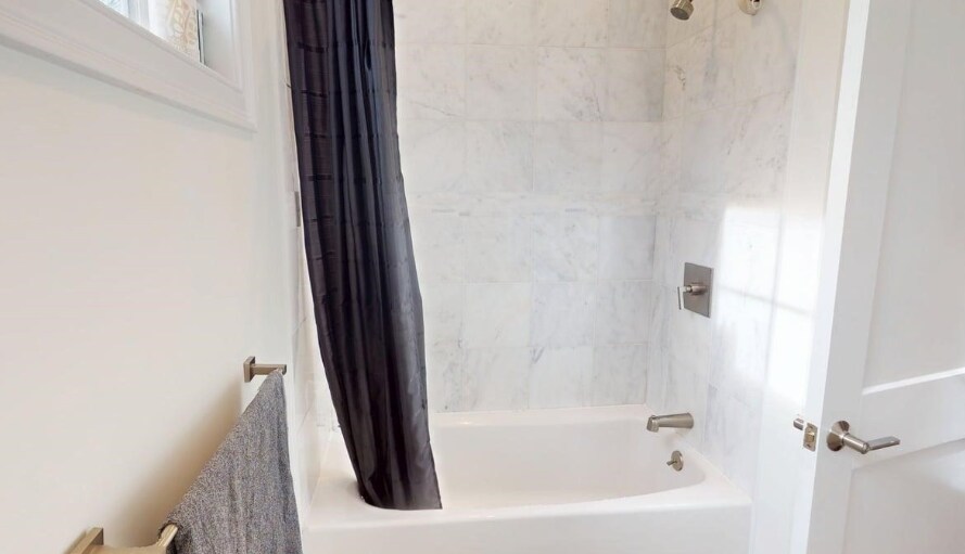 Building Photo - 4 Market St