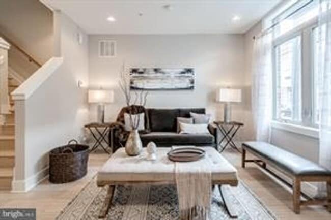 Building Photo - Northern Liberties Townhome with 2 Car Parking