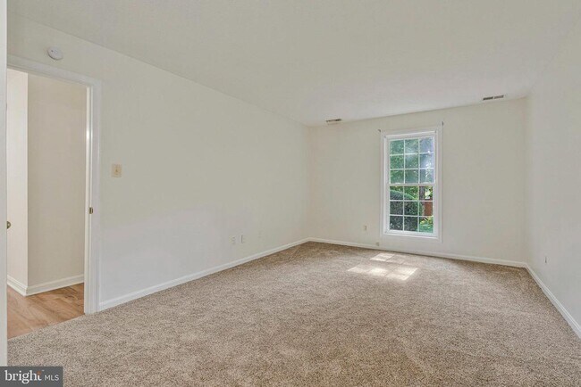 Building Photo - 10070 Oakton Terrace Rd