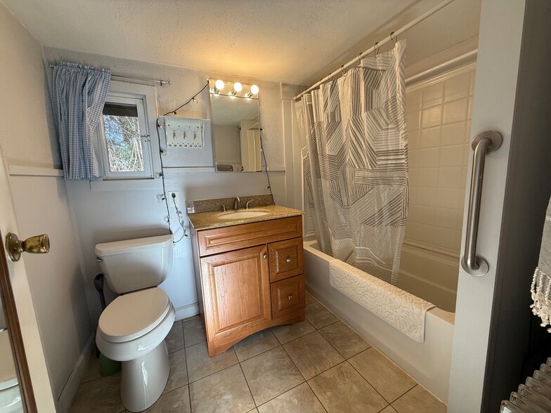 Building Photo - 120 Bloomingdale Rd