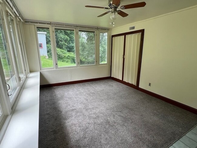 Building Photo - 3 Bedroom Home in Wernersville