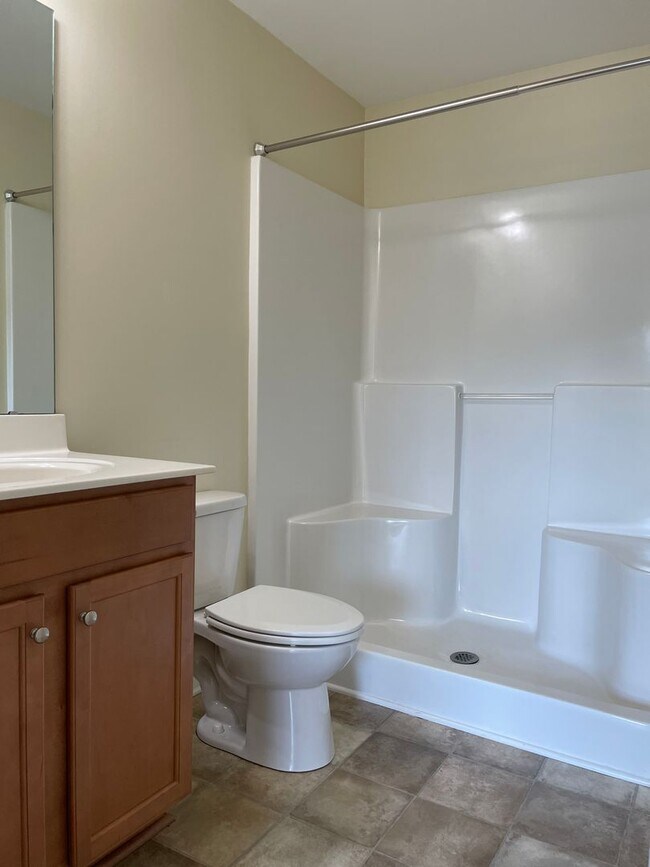 Building Photo - AVAILABLE SOON! Don't miss this Beautiful 3BR/2BA home in St. John's Ridge!