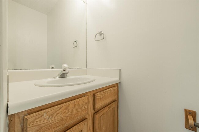 Building Photo - 11901 Swearingen Dr