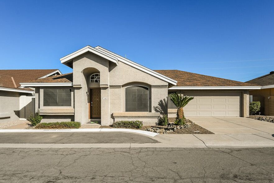 Primary Photo - 1102 E Villa Theresa Dr