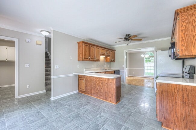 Building Photo - 405 Sandi Ct