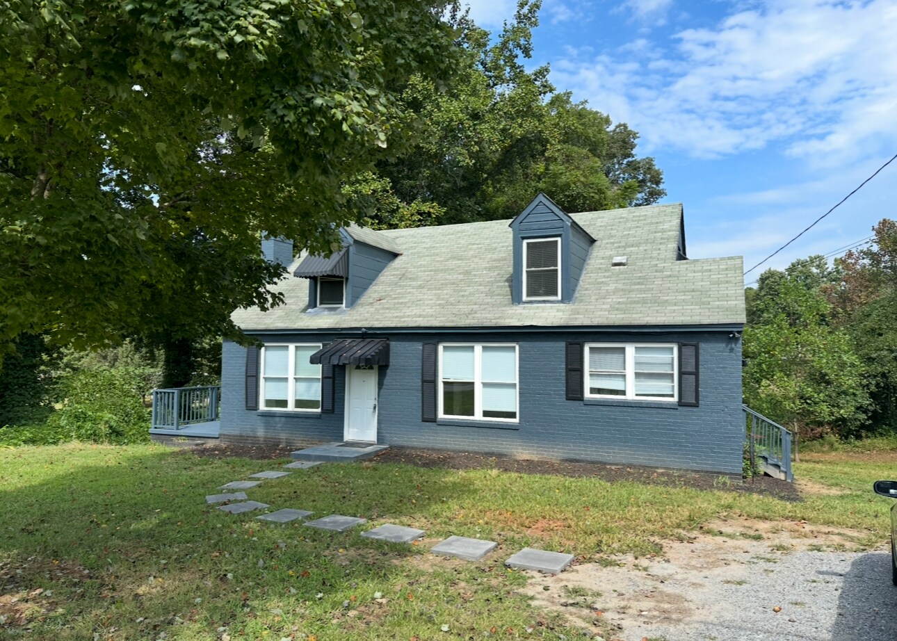 Building Photo - 3634 W Dixon Blvd