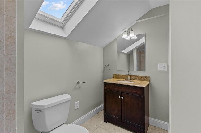 Building Photo - 10 Cooke Pl