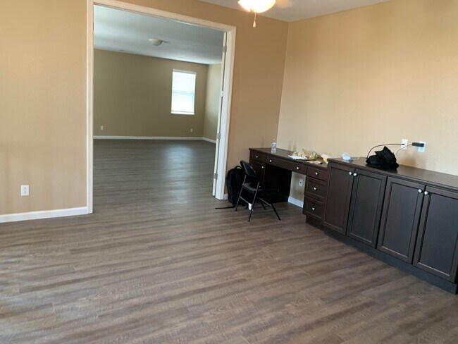 Building Photo - 4986 Webber Ct