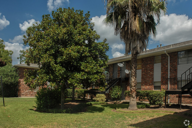 Building Photo - Parkview Apartments Townhomes