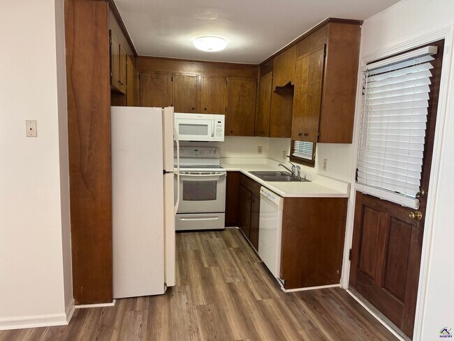Building Photo - 167 Windermere Cir
