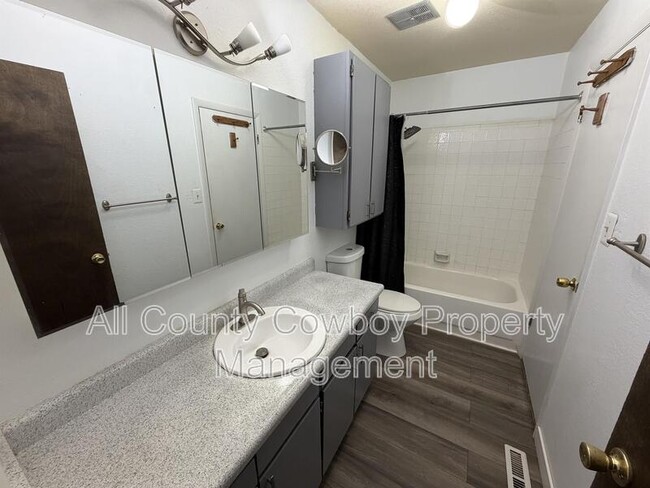 Building Photo - 1150 N 18th St