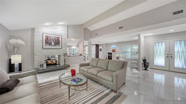 Building Photo - 245 Bird Key Dr