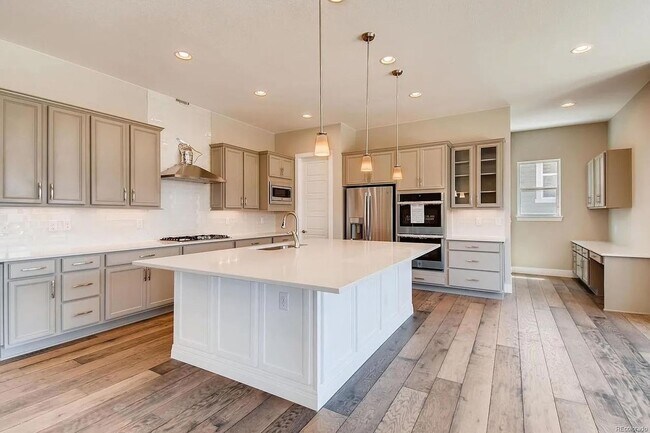 Building Photo - High End 4 Bed 5 Bath House in the Anthem ...
