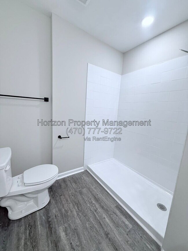 Building Photo - 4030 Hidden Hollow Dr