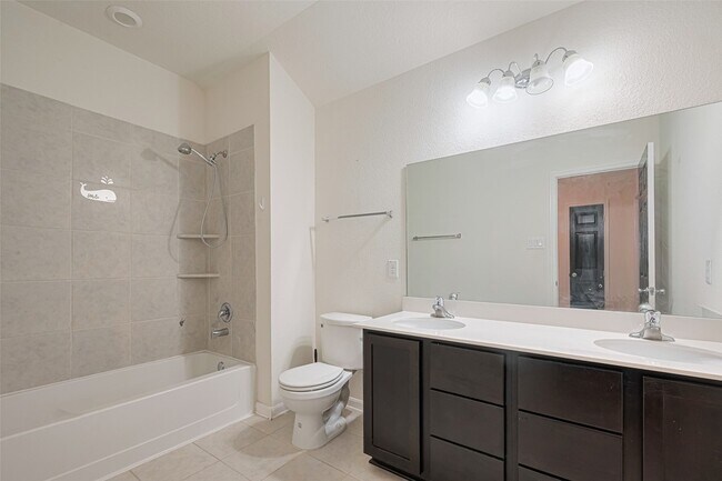 Building Photo - 3215 Laurel Bend Ln