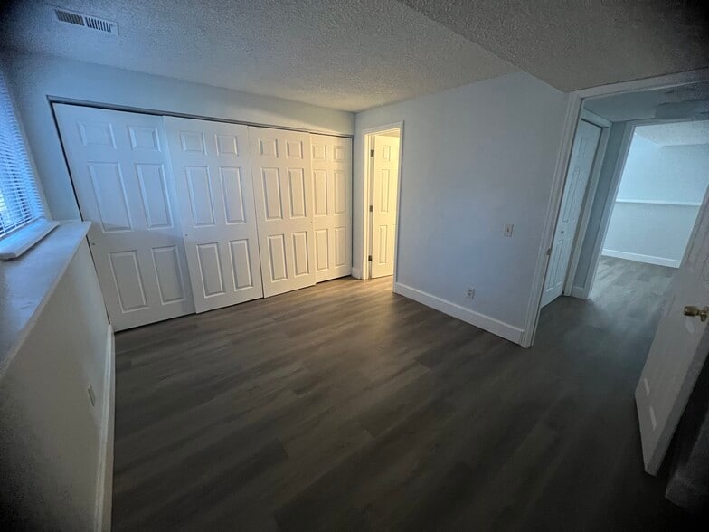 Building Photo - 10157 E Peakview Ave