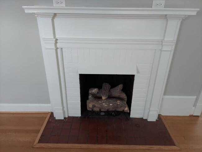 Building Photo - Single Family 3 BR, 2 Bath Rental House in Staunton, Available in November 2025