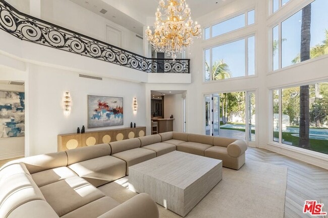 Building Photo - 504 Elm Dr