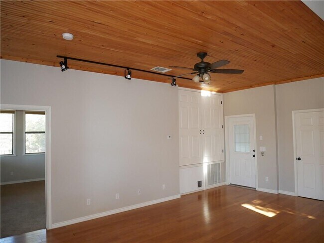 Building Photo - 16216 Stewart Rd
