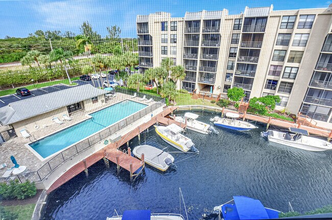 Building Photo - 21 Royal Palm Way