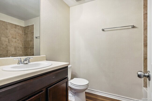 Building Photo - 6906 Quantum Lp