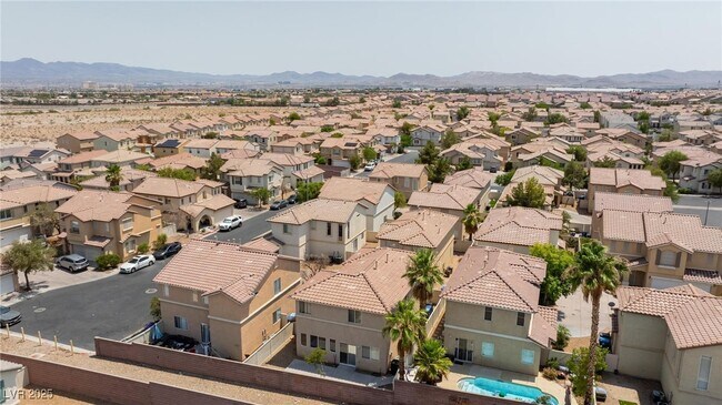 Building Photo - 7859 Windhamridge Dr