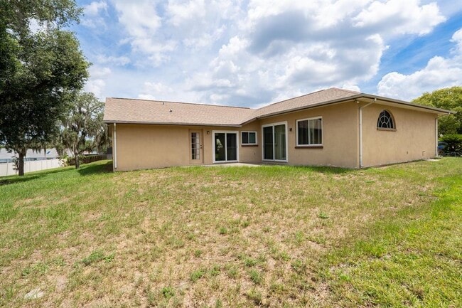 Building Photo - 10435 Crestfield Dr