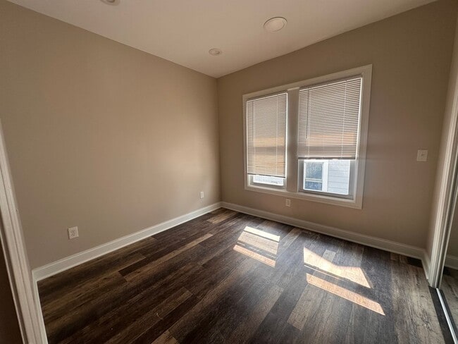 Building Photo - 1164 Hertel Ave