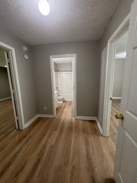 Building Photo - 2700 Fort Daniels Dr