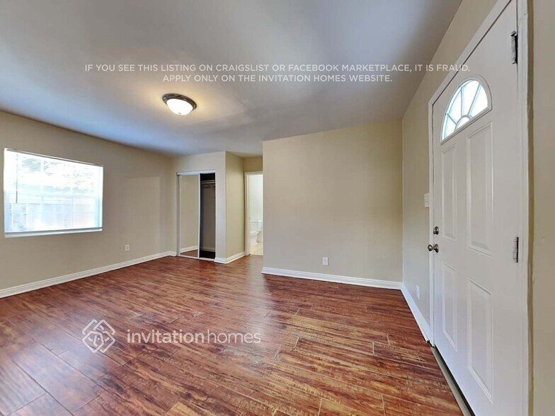 Building Photo - 523 W 102nd St