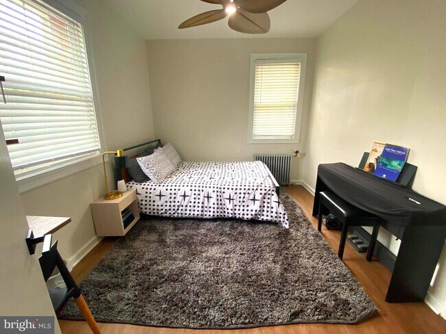 Building Photo - 903 S Frederick St