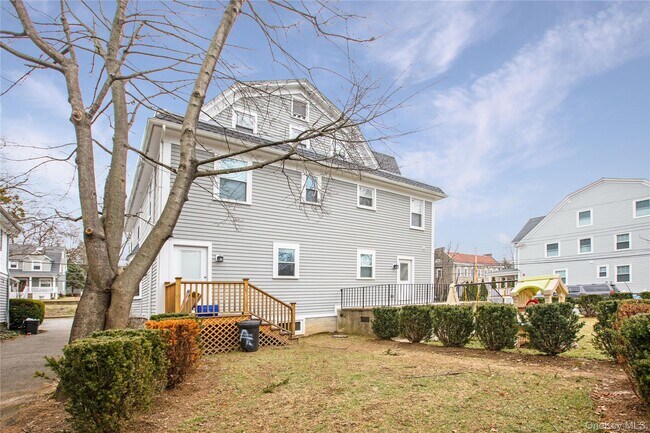 Building Photo - 199 Purchase St