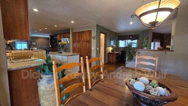 Building Photo - 22882 Carriage Dr