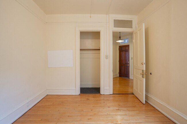 Building Photo - Comstock