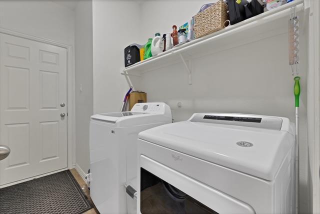 Building Photo - 1708 Kittyhawk Dr