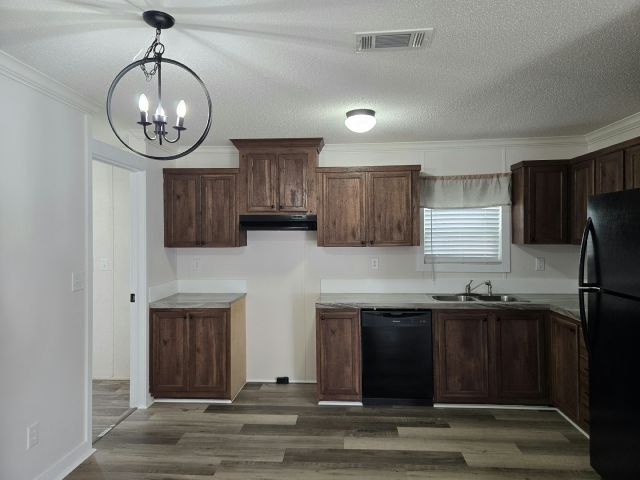 Building Photo - 216 Willow Ln