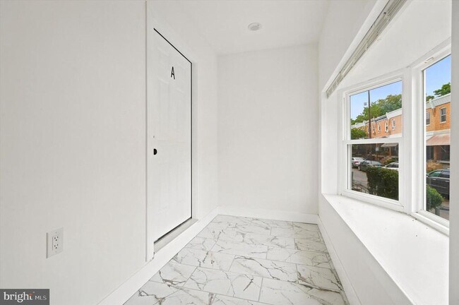 Building Photo - 5510 Matthews St