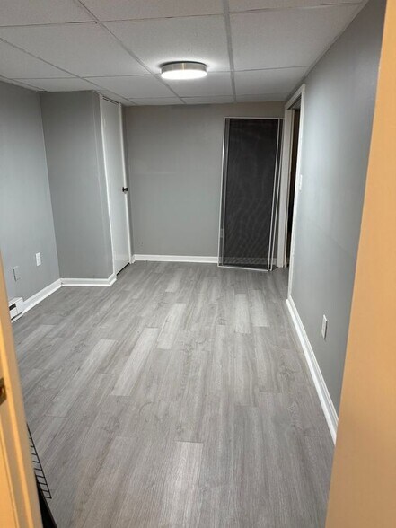 Building Photo - 707 Putnam Pike