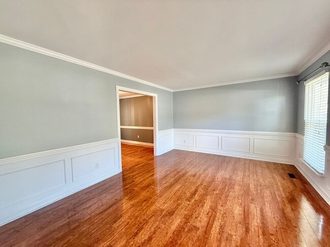 Building Photo - Recently Remodeled 4BD, 2.5BA North Raleig...