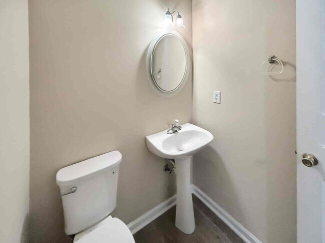 Building Photo - 6090 Farmwood Way SE