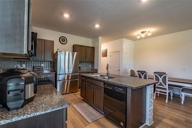 Building Photo - 3005 Suncoast Blend Dr