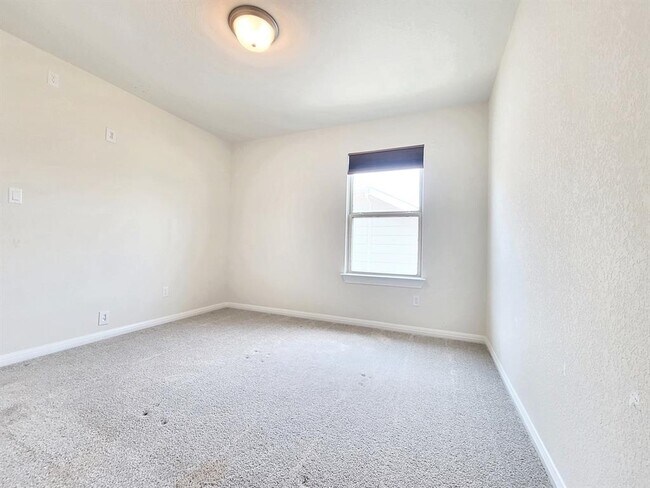 Building Photo - 15811 Windroot St
